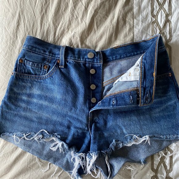 LEVI's 501 Cutoff Shorts (Indigo) Size 28 - Picture 3 of 4